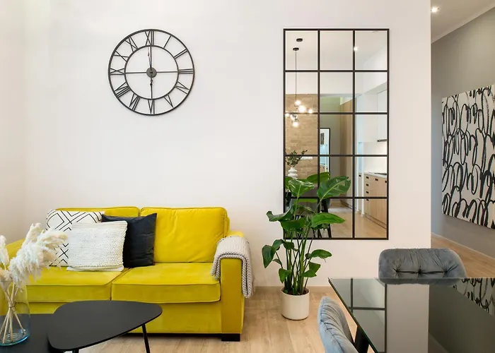 Beautiful With 2 Bedrooms For 7 Guests, Jewish District